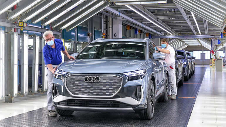 Η Audi σταματά την εξέλιξη των παραδοσιακών κινητήρων